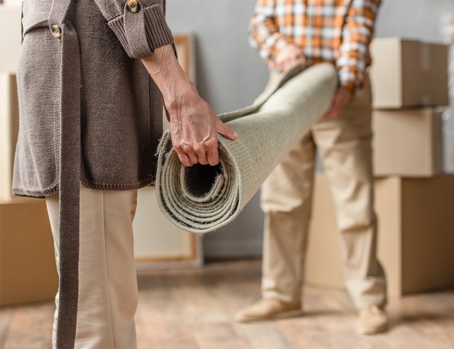 10 Moving and Downsizing Tips for Seniors